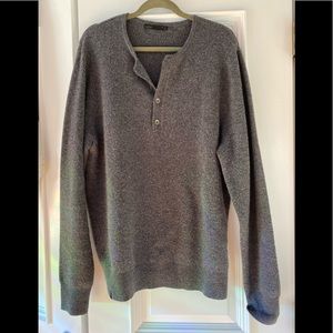 Men XL Marino wool sweater with button detail